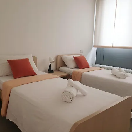 Per Adulti, Only Adults Apartamento