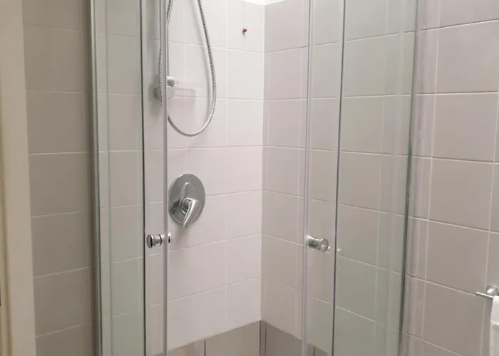 Per Adulti, Only Adults