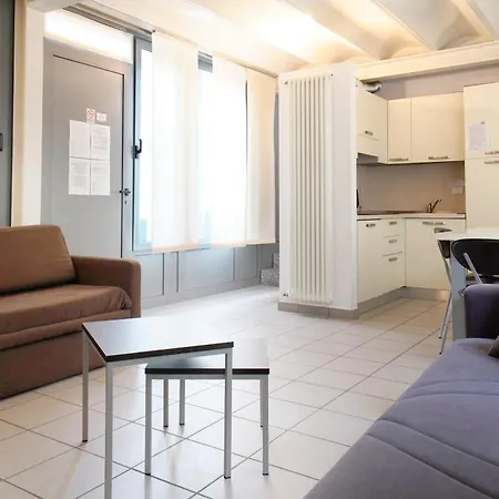 Appartement Per Adulti, Only Adults